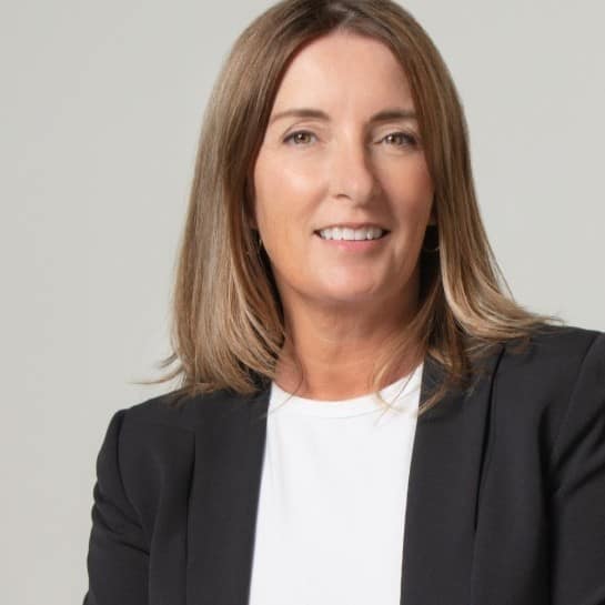 		Deanna Traa Headshot, Bold		